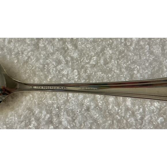 Wm A Rogers A1 Plus Oneida Ltd Croydon Malibu Flatware Soup Spoon - Picture 4 of 4